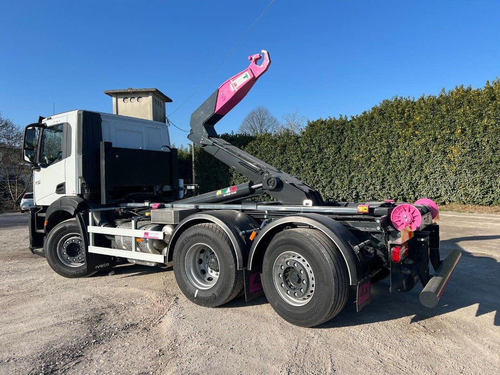 IVECO X-WAY AD280X500 NUOVO SCARRABILE - Multibasculante camión: foto 3 IVECO X-WAY AD280X500 NUOVO SCARRABILE - Multibasculante camión: foto 3