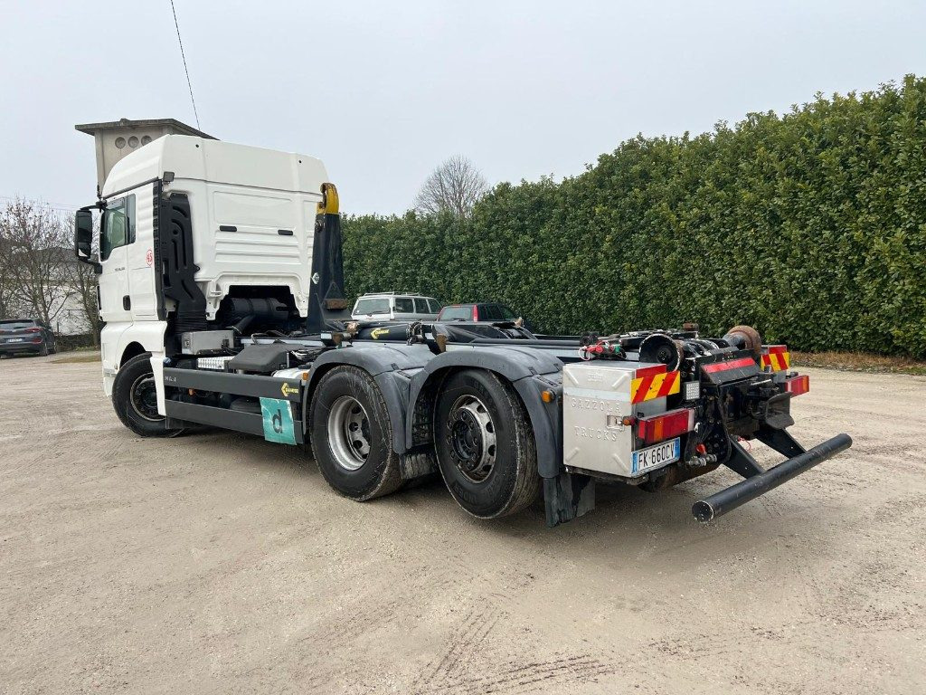 MAN TGX 26.500 USATO SCARRABILE 6X2 - Multibasculante camión: foto 3 MAN TGX 26.500 USATO SCARRABILE 6X2 - Multibasculante camión: foto 3