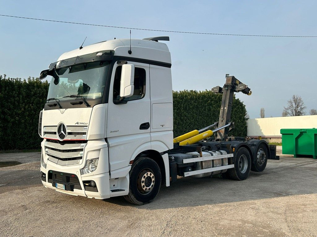 MERCEDES ACTROS 25.51 SCARRABILE - Multibasculante camión: foto 1 MERCEDES ACTROS 25.51 SCARRABILE - Multibasculante camión: foto 1