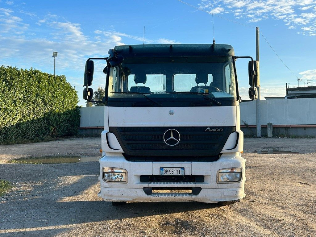 MERCEDES-BENZ MERCEDES 2533 SCARRABILE - Multibasculante camión: foto 2 MERCEDES-BENZ MERCEDES 2533 SCARRABILE - Multibasculante camión: foto 2