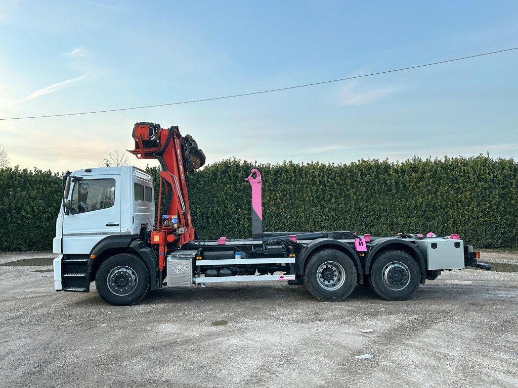 MERCEDES-BENZ MERCEDES AXOR 2533 SCARRABILE CON GRU E POLIPO - Multibasculante camión: foto 5 MERCEDES-BENZ MERCEDES AXOR 2533 SCARRABILE CON GRU E POLIPO - Multibasculante camión: foto 5