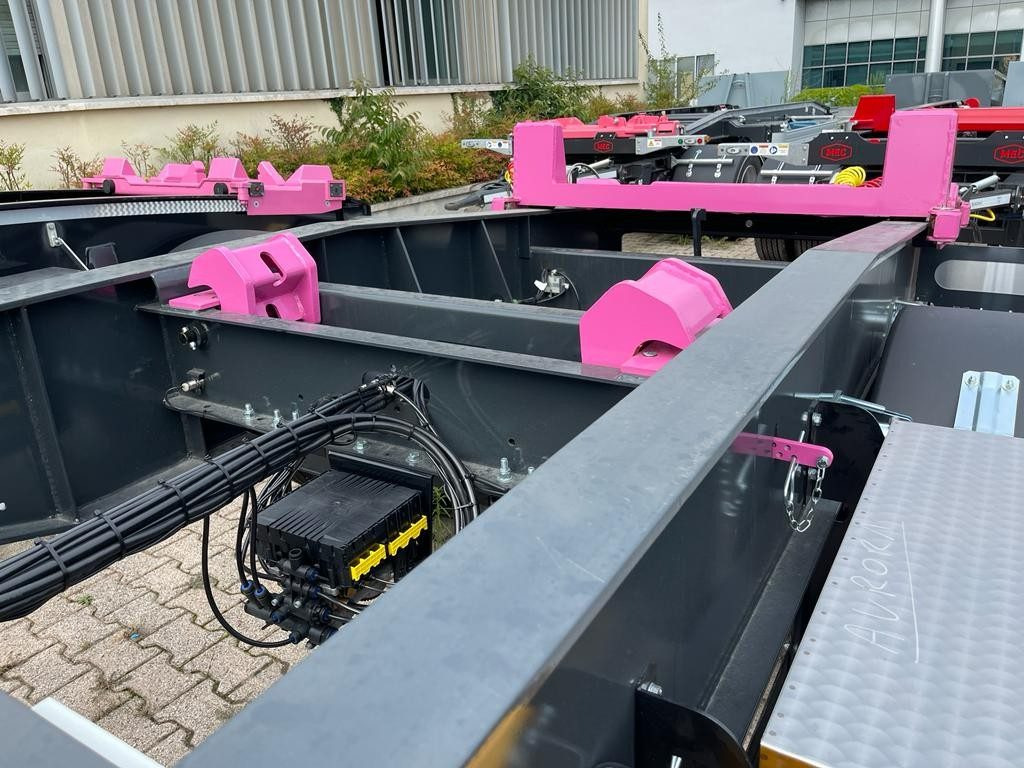 RIMORCHIO CBS NUOVO SCARRABILE - Remolque multilift/ Portacontenedores de cadenas: foto 4 RIMORCHIO CBS NUOVO SCARRABILE - Remolque multilift/ Portacontenedores de cadenas: foto 4