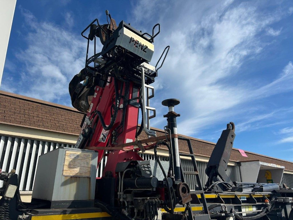 TECNOKAR SEMIRIMORCHIO TECNOKAR SCARRABILE CON GRU - Portacontenedore/ Intercambiable semirremolque: foto 5 TECNOKAR SEMIRIMORCHIO TECNOKAR SCARRABILE CON GRU - Portacontenedore/ Intercambiable semirremolque: foto 5