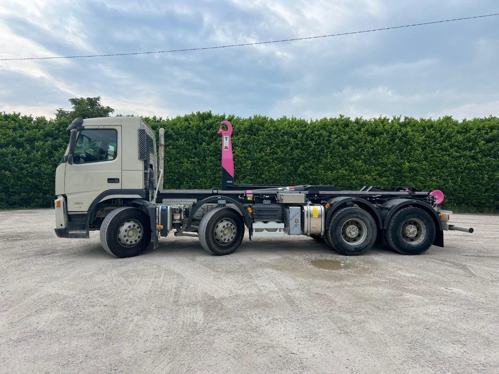 VOLVO FM480 SCARRABILE 8X4 - Multibasculante camión: foto 2 VOLVO FM480 SCARRABILE 8X4 - Multibasculante camión: foto 2