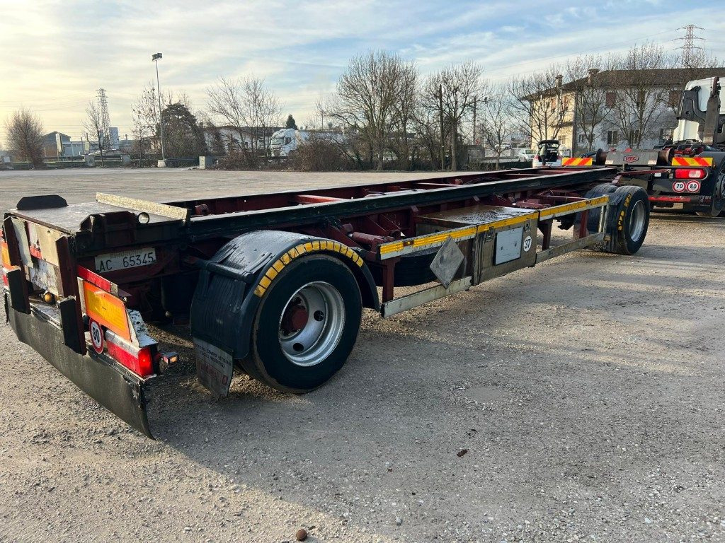 ZORZI RIMORCHIO ZORZI 20 R073 SCARRABILE PNEUMATICO - Remolque multilift/ Portacontenedores de cadenas: foto 4 ZORZI RIMORCHIO ZORZI 20 R073 SCARRABILE PNEUMATICO - Remolque multilift/ Portacontenedores de cadenas: foto 4