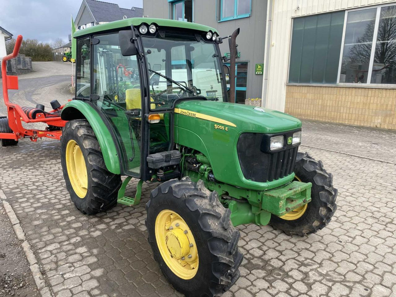 Tractor John Deere 5055E: foto 7