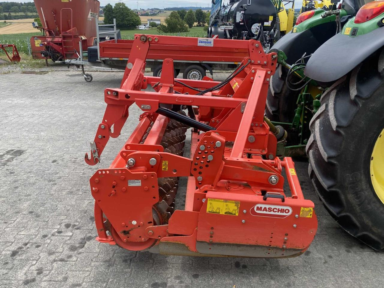 Maschio DC 3000 Drago - Equipo para trabajo del suelo: foto 2 Maschio DC 3000 Drago - Equipo para trabajo del suelo: foto 2