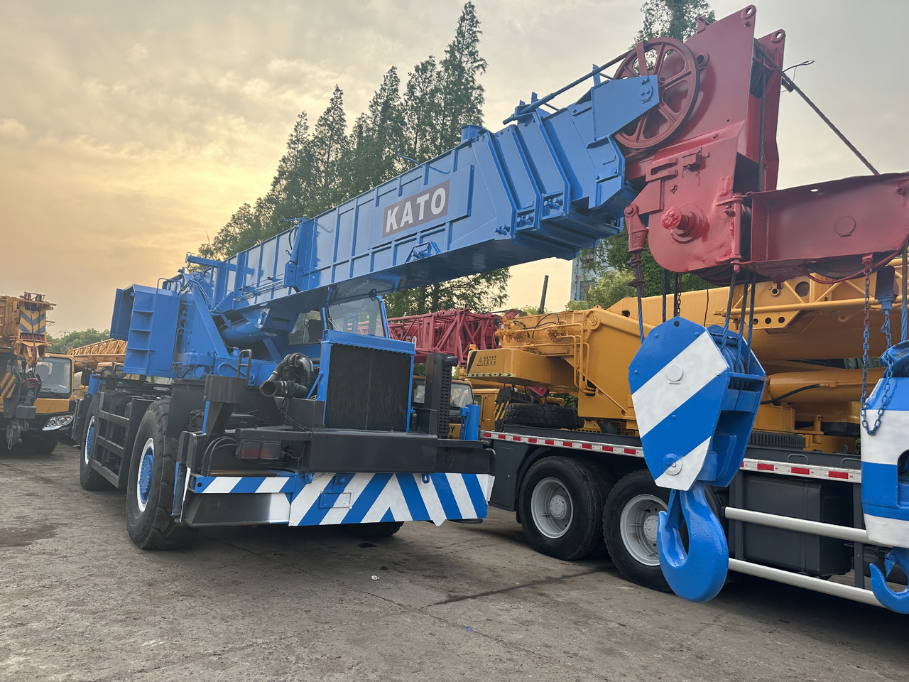 KATO KR500H SS500 KR50H 50 Ton rough terrain crane - Grúa para terrenos difíciles: foto 1 KATO KR500H SS500 KR50H 50 Ton rough terrain crane - Grúa para terrenos difíciles: foto 1