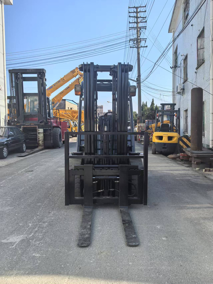TOYOTA 8FD30 7FD30 FD50 FD100 Japan original 2.5ton 3Ton 3.5ton 5ton 7T 10t Used Diesel Forklift - Carretilla elevadora diésel: foto 4 TOYOTA 8FD30 7FD30 FD50 FD100 Japan original 2.5ton 3Ton 3.5ton 5ton 7T 10t Used Diesel Forklift - Carretilla elevadora diésel: foto 4