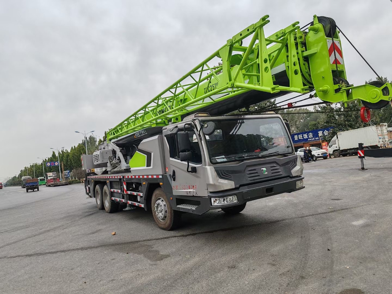 ZOOMLION ZTC251V 25 TON TRUCK CRANE - Autogrúa: foto 2 ZOOMLION ZTC251V 25 TON TRUCK CRANE - Autogrúa: foto 2