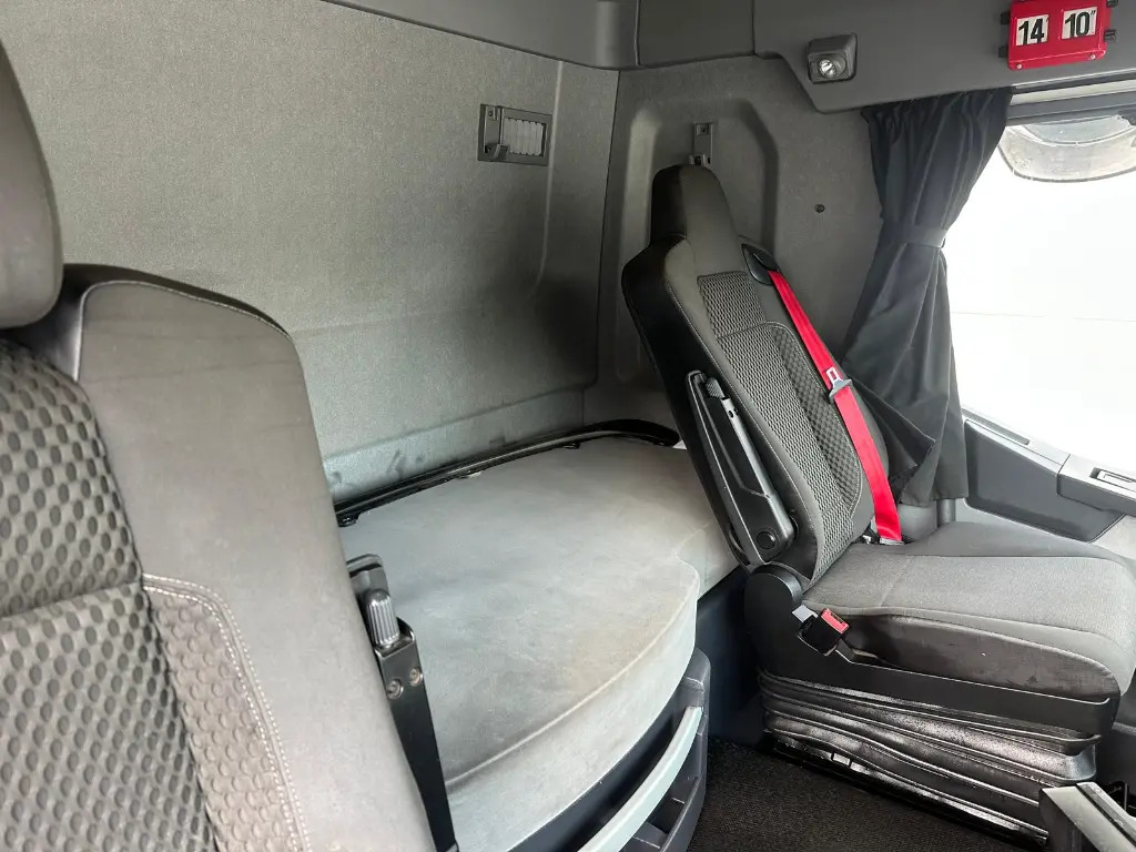 Cabeza tractora Renault T 460 6x2 - RHD (EJF): foto 13 Cabeza tractora Renault T 460 6x2 - RHD (EJF): foto 13