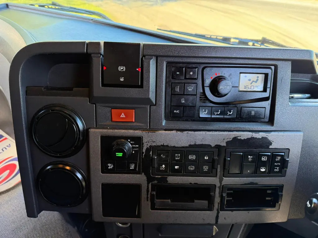 Cabeza tractora Renault T 480 (UBS): foto 10 Cabeza tractora Renault T 480 (UBS): foto 10