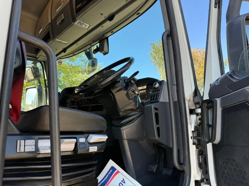 Cabeza tractora Renault T 480 (UBS): foto 9 Cabeza tractora Renault T 480 (UBS): foto 9