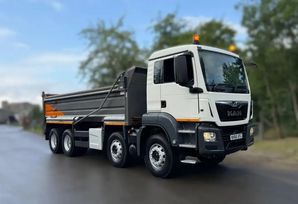 MAN TGS 35.420 8x4 Tipper (UFG) - Volquete camión: foto 1 MAN TGS 35.420 8x4 Tipper (UFG) - Volquete camión: foto 1