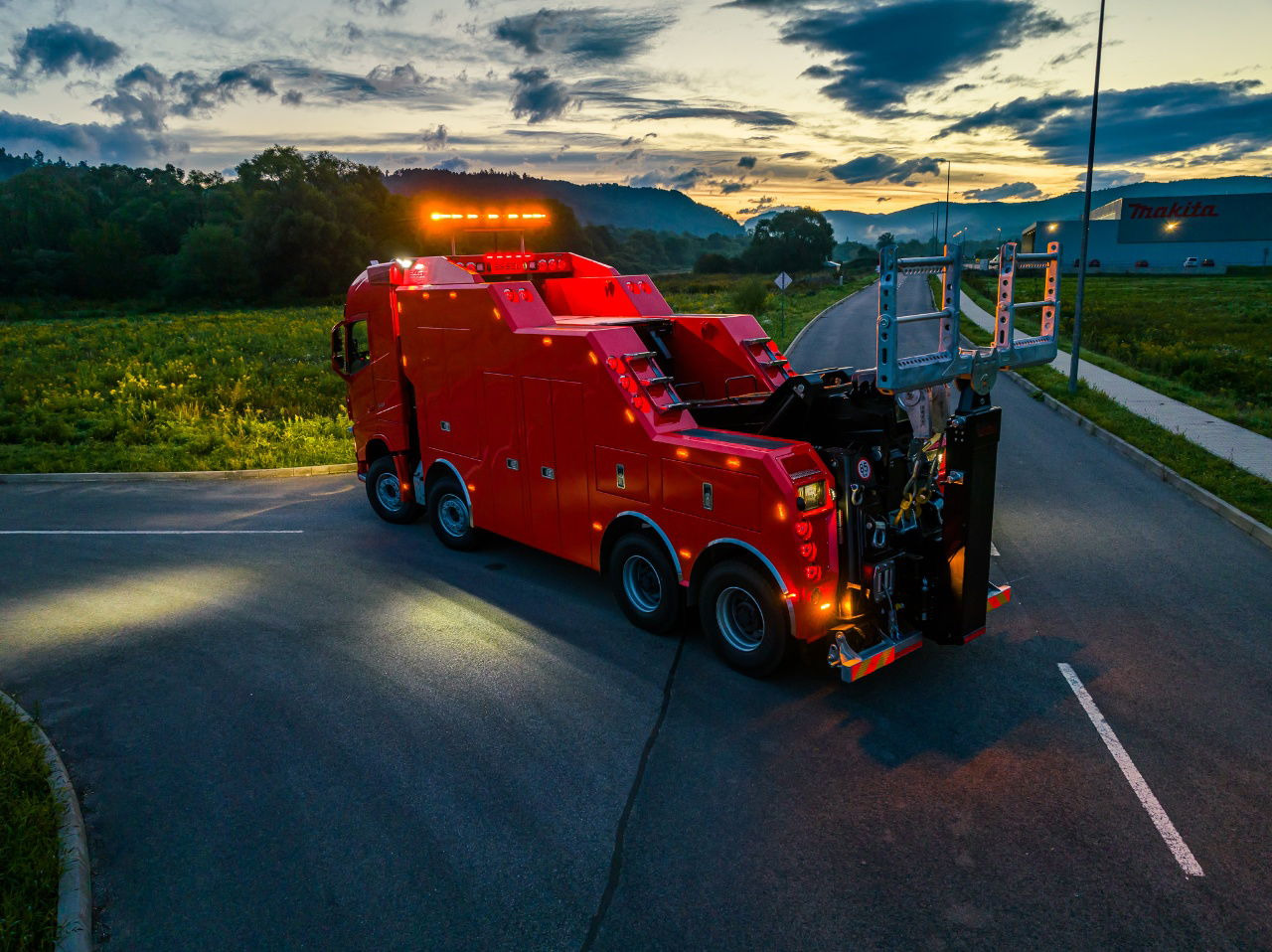 Volvo FH NEW ER4120 5 winches T-REX Volvo FH 540 8x4 WB6,0 White - Grua de remolque autos: foto 3 Volvo FH NEW ER4120 5 winches T-REX Volvo FH 540 8x4 WB6,0 White - Grua de remolque autos: foto 3