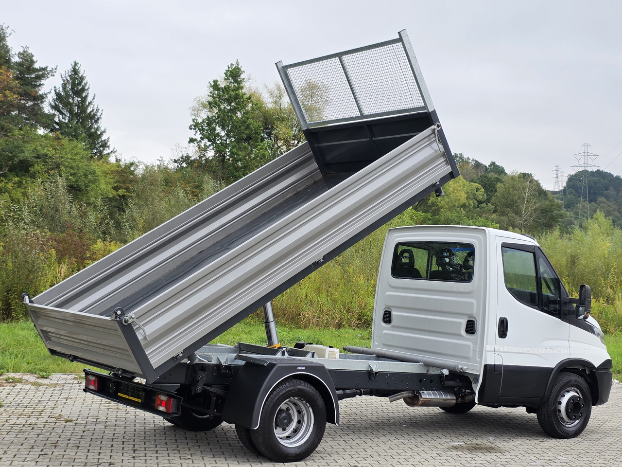 IVECO Daily 70c-17 Wywrotka 3.80 M ! Kiper 3-Stronny ! Klima ! 3.0 HPI * 170 Hp ! Super Stan ! Z Włoch ! - Volquete furgoneta: foto 5 IVECO Daily 70c-17 Wywrotka 3.80 M ! Kiper 3-Stronny ! Klima ! 3.0 HPI * 170 Hp ! Super Stan ! Z Włoch ! - Volquete furgoneta: foto 5