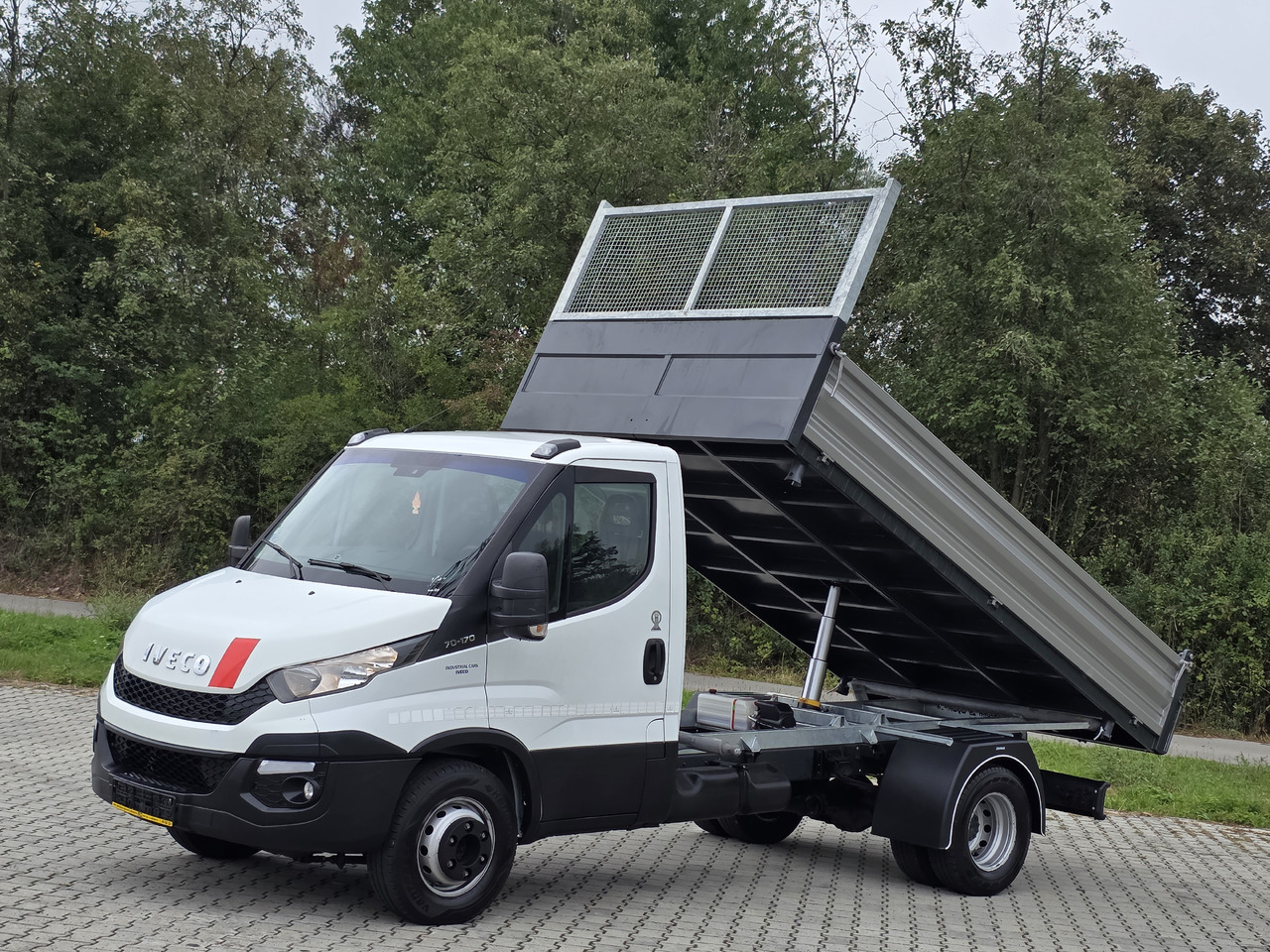 IVECO Daily 70c-17 Wywrotka 3.80 M ! Kiper 3-Stronny ! Klima ! 3.0 HPI * 170 Hp ! Super Stan ! Z Włoch ! - Volquete furgoneta: foto 1 IVECO Daily 70c-17 Wywrotka 3.80 M ! Kiper 3-Stronny ! Klima ! 3.0 HPI * 170 Hp ! Super Stan ! Z Włoch ! - Volquete furgoneta: foto 1