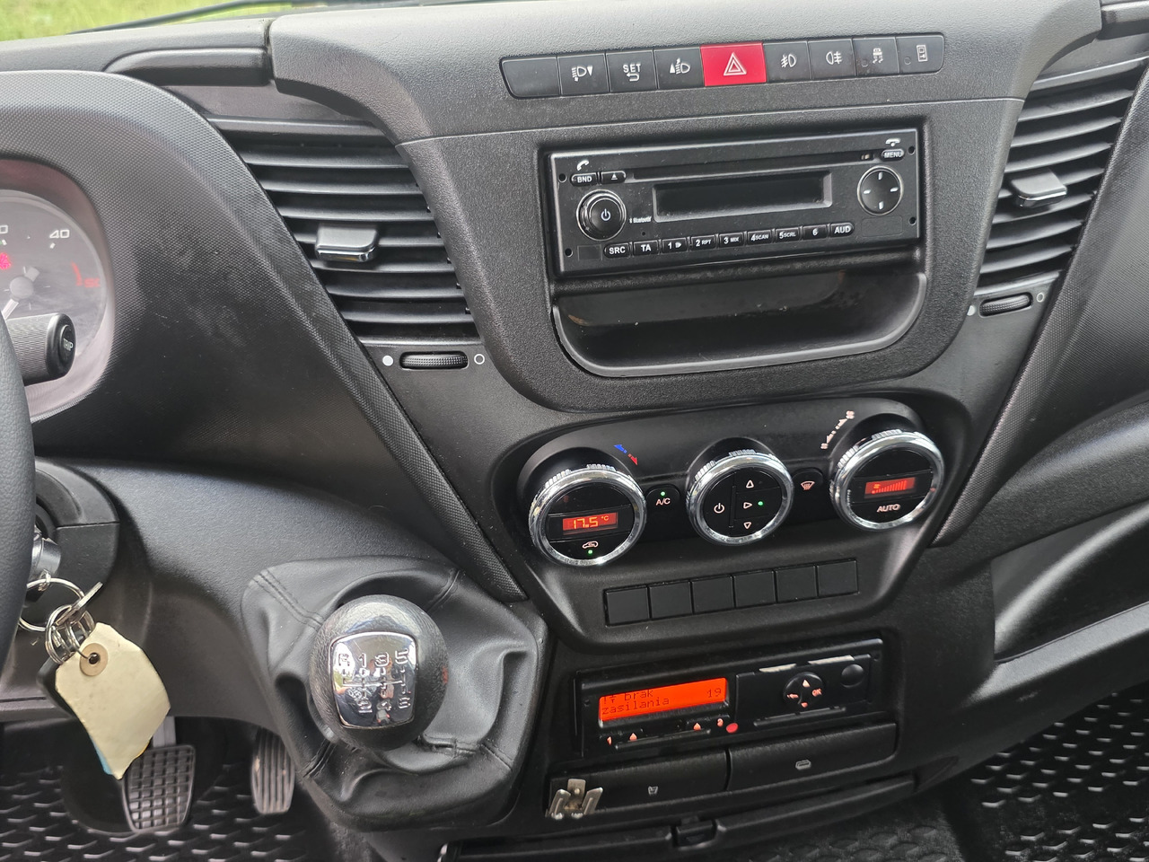 Volquete furgoneta IVECO Daily 70c-17 Wywrotka 3.80 M ! Kiper 3-Stronny ! Klima ! 3.0 HPI * 170 Hp ! Super Stan ! Z Włoch !: foto 32 Volquete furgoneta IVECO Daily 70c-17 Wywrotka 3.80 M ! Kiper 3-Stronny ! Klima ! 3.0 HPI * 170 Hp ! Super Stan ! Z Włoch !: foto 32