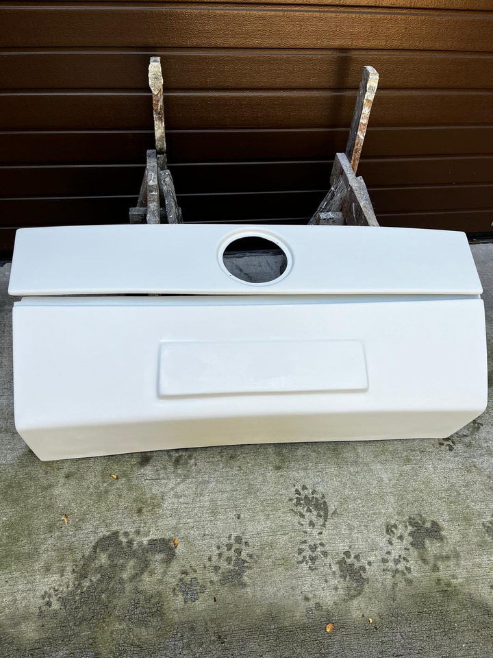 Atrapa przednia MERCEDES-BENZ 350 TOURISMO Mercedes-Benz 350 Tourismo - Carrocería y exterior para Autobús: foto 3 Atrapa przednia MERCEDES-BENZ 350 TOURISMO Mercedes-Benz 350 Tourismo - Carrocería y exterior para Autobús: foto 3