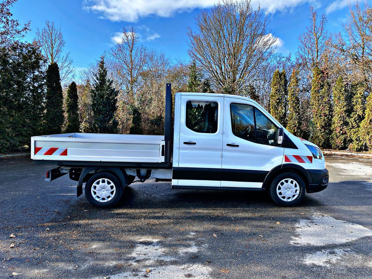 Ford Pritsche 350L2 DoKa|Trend|Garantie bis 08.27|19% - Furgoneta de pasajeros: foto 2 Ford Pritsche 350L2 DoKa|Trend|Garantie bis 08.27|19% - Furgoneta de pasajeros: foto 2