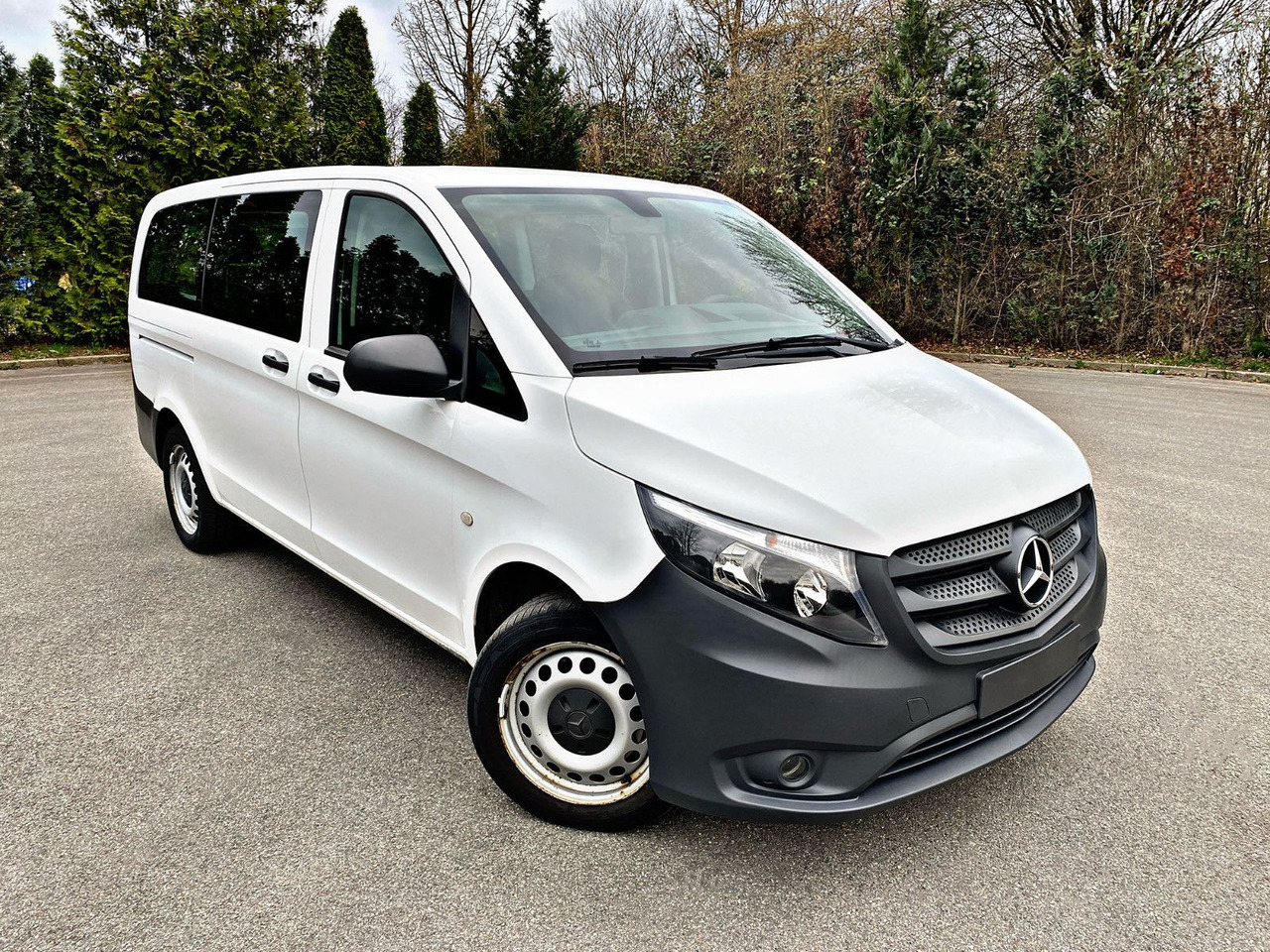 Mercedes-Benz Vito Tourer 114 CDI|Pro|Allrad|lang|8-Sitze|19% - Furgoneta de pasajeros: foto 1 Mercedes-Benz Vito Tourer 114 CDI|Pro|Allrad|lang|8-Sitze|19% - Furgoneta de pasajeros: foto 1