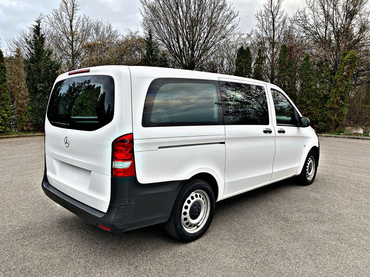Mercedes-Benz Vito Tourer 114 CDI|Pro|Allrad|lang|8-Sitze|19% - Furgoneta de pasajeros: foto 3 Mercedes-Benz Vito Tourer 114 CDI|Pro|Allrad|lang|8-Sitze|19% - Furgoneta de pasajeros: foto 3