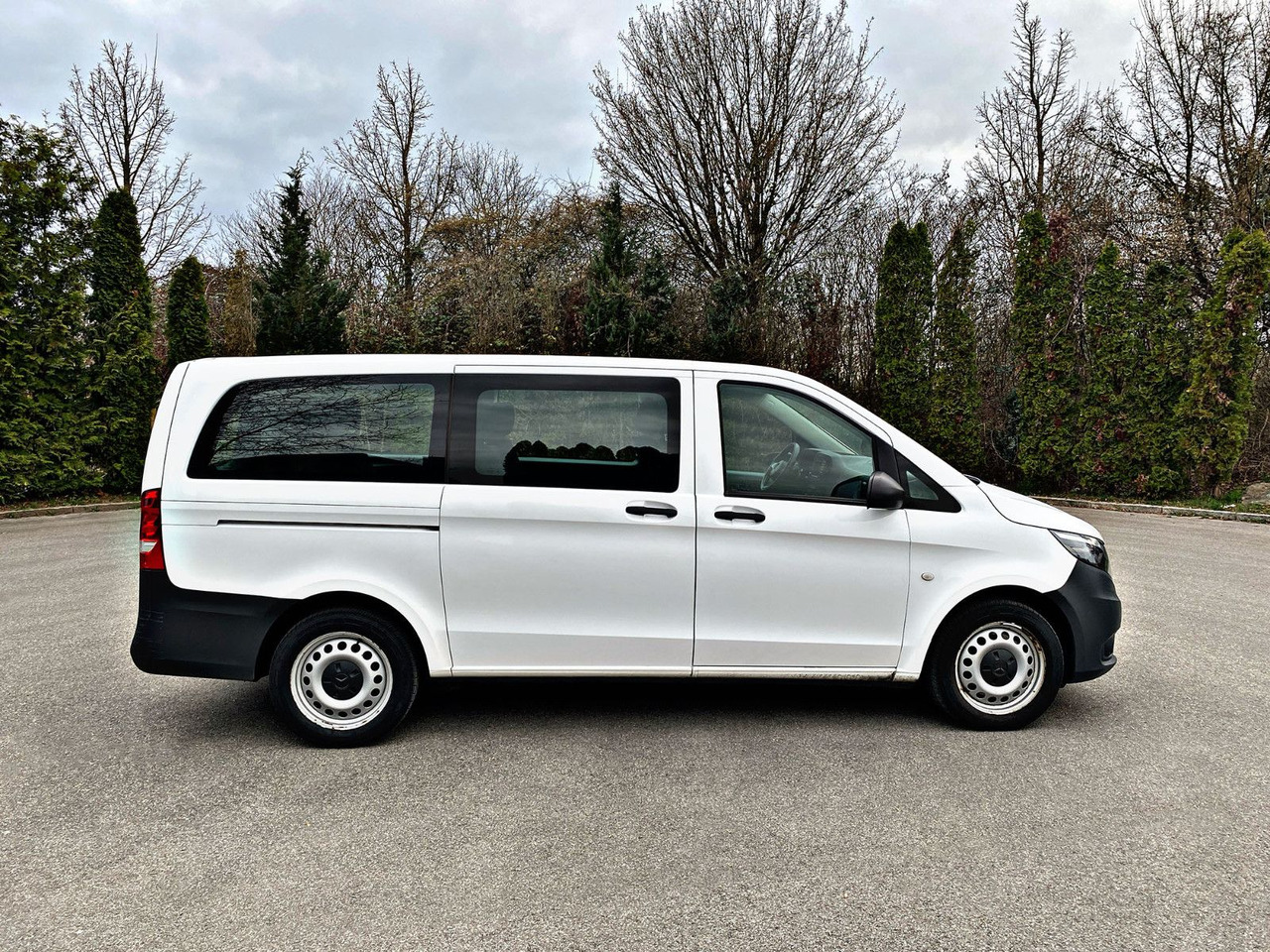 Mercedes-Benz Vito Tourer 114 CDI|Pro|Allrad|lang|8-Sitze|19% - Furgoneta de pasajeros: foto 2 Mercedes-Benz Vito Tourer 114 CDI|Pro|Allrad|lang|8-Sitze|19% - Furgoneta de pasajeros: foto 2