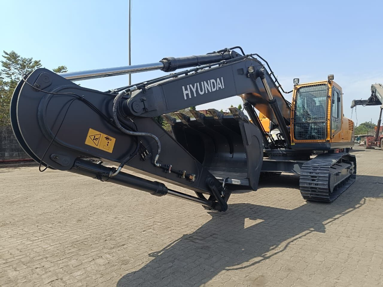 New Hyundai R340 tracked excavator - Excavadora de cadenas: foto 3 New Hyundai R340 tracked excavator - Excavadora de cadenas: foto 3