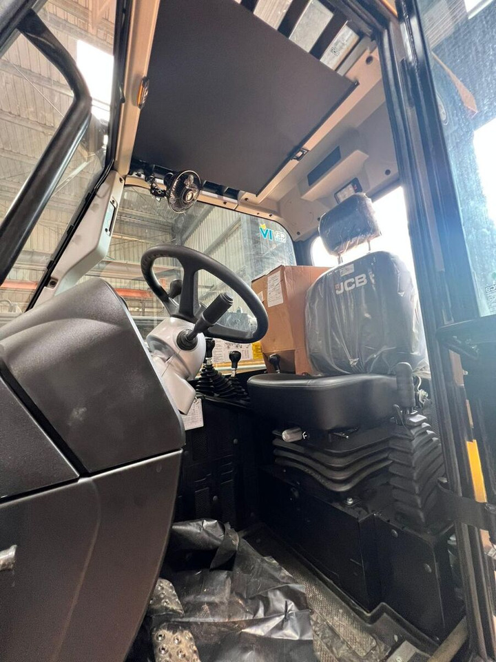 Manipulador telescópico nuevo New JCB 530-110 telehandler: foto 6