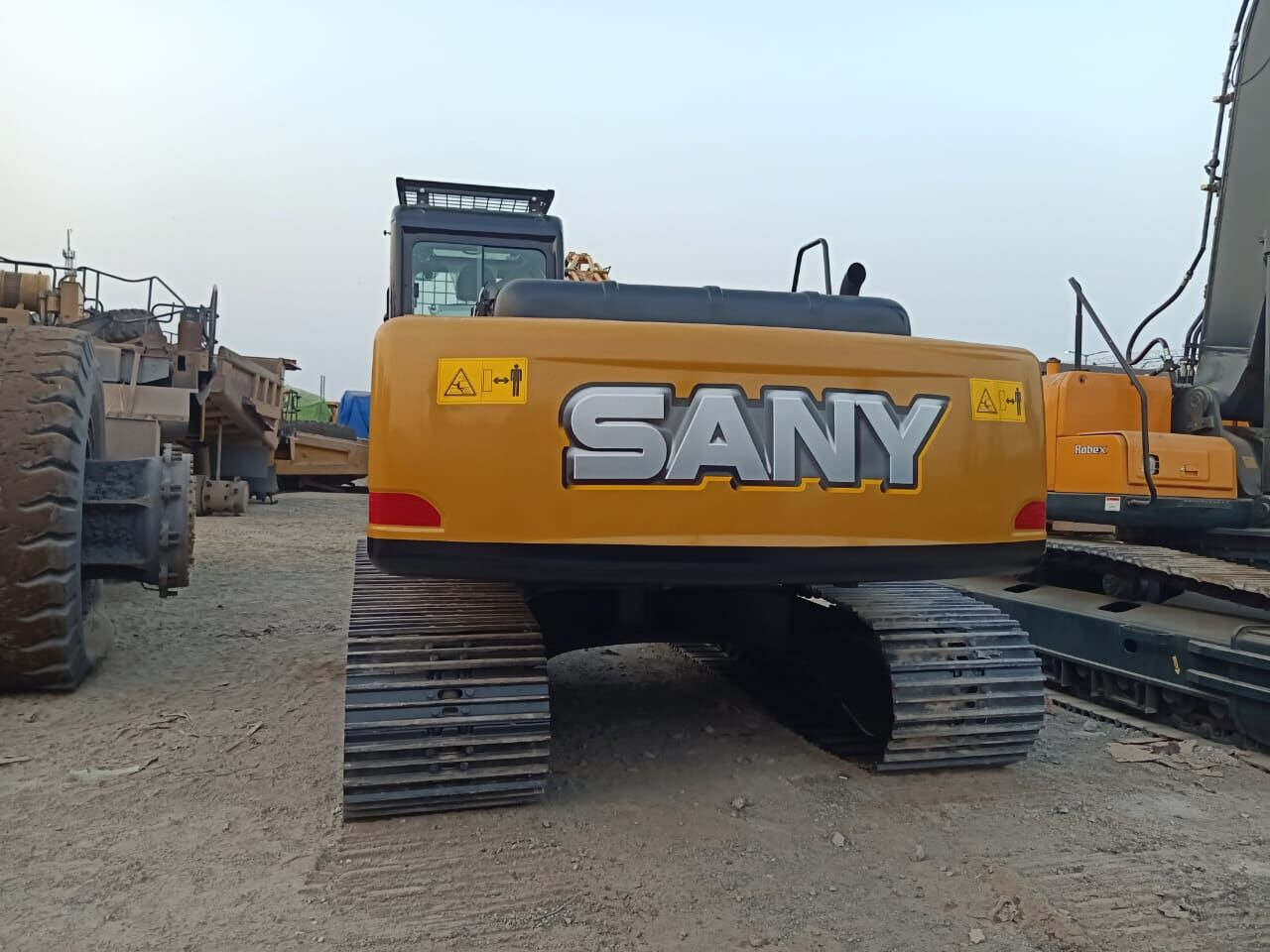 New Sany SY 215 MITSUBISHI ENGINE tracked excavator - Excavadora de cadenas: foto 2 New Sany SY 215 MITSUBISHI ENGINE tracked excavator - Excavadora de cadenas: foto 2