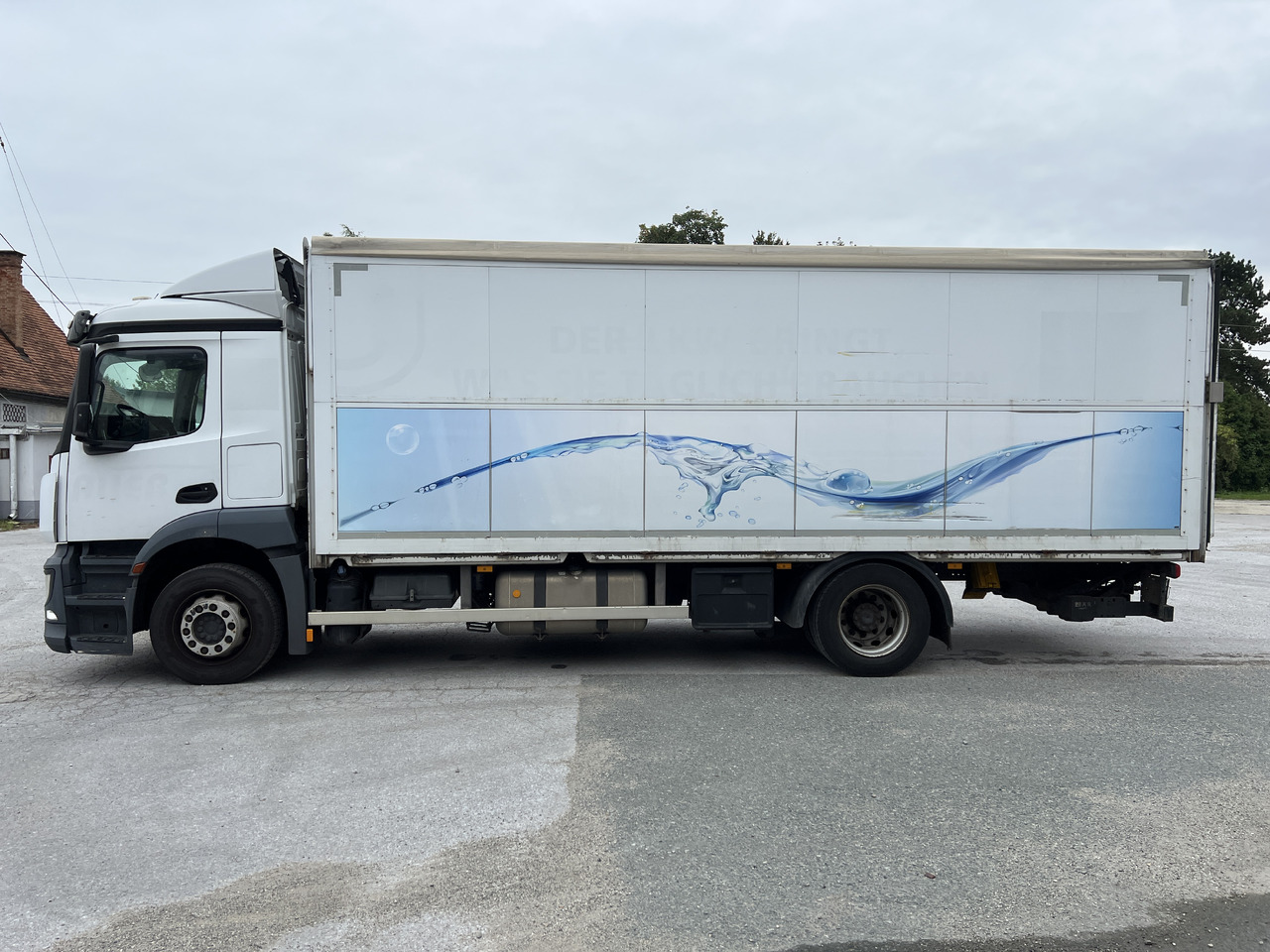 MERCEDES-BENZ ANTOS 18.30 L automatische Seitenladung | LBW | Klima | Tempomat - Transporte de bebidas camión: foto 3 MERCEDES-BENZ ANTOS 18.30 L automatische Seitenladung | LBW | Klima | Tempomat - Transporte de bebidas camión: foto 3