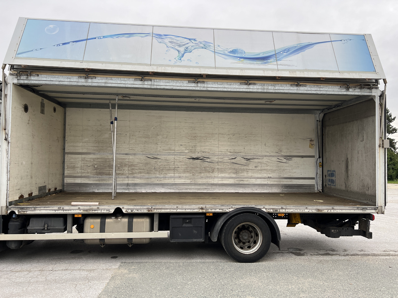 MERCEDES-BENZ ANTOS 18.30 L automatische Seitenladung | LBW | Klima | Tempomat - Transporte de bebidas camión: foto 5 MERCEDES-BENZ ANTOS 18.30 L automatische Seitenladung | LBW | Klima | Tempomat - Transporte de bebidas camión: foto 5