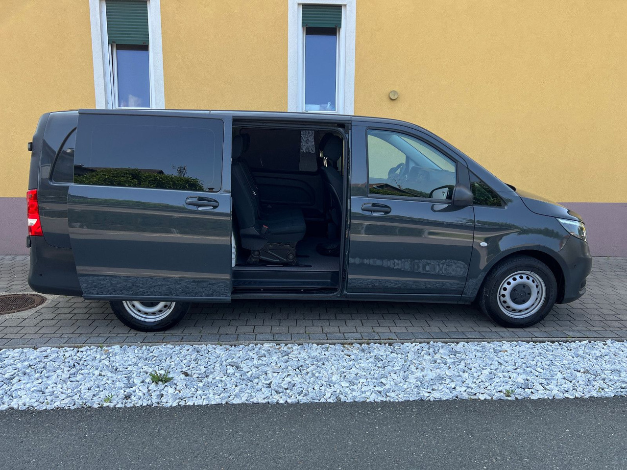 Mercedes-Benz Vito 114 lang | Klima | Schiebetür | Tempomat - Furgoneta combi: foto 4 Mercedes-Benz Vito 114 lang | Klima | Schiebetür | Tempomat - Furgoneta combi: foto 4