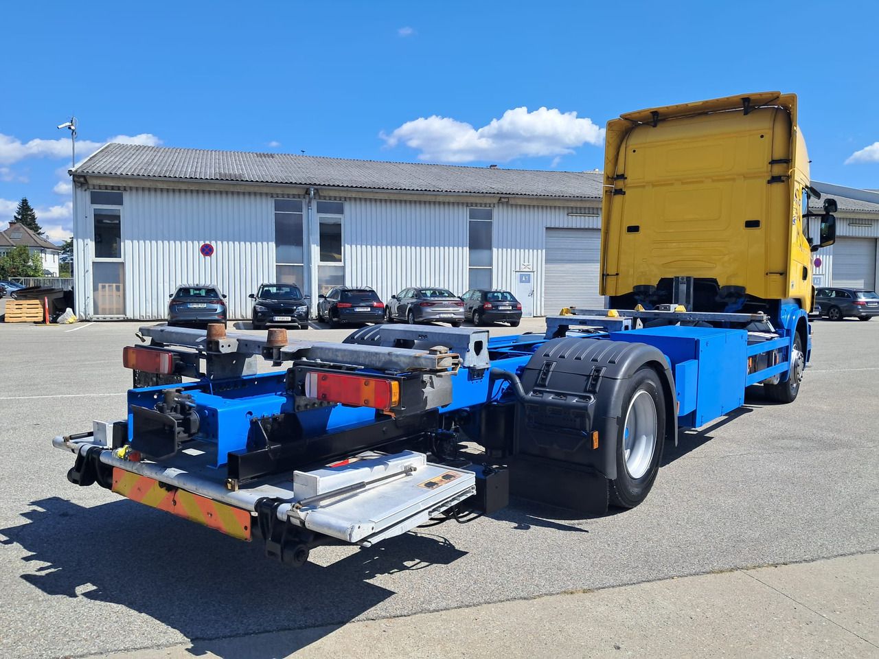 SCANIA R 340 mit LBW | Klima | Schaltgetriebe - Portacontenedore/ Intercambiable camión: foto 4 SCANIA R 340 mit LBW | Klima | Schaltgetriebe - Portacontenedore/ Intercambiable camión: foto 4