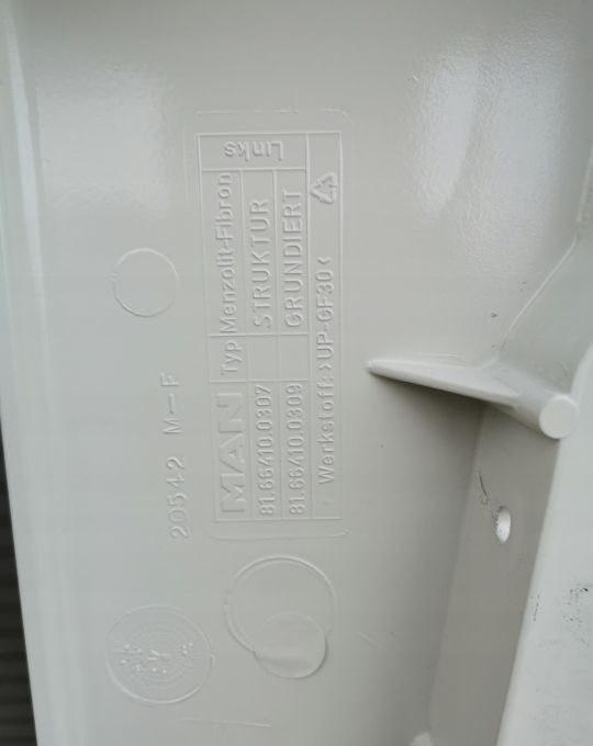 BANAN MASKOWNICA BŁOTNIKA MAN TGX LH RAL 9010 - Guardabarros para Camión: foto 3 BANAN MASKOWNICA BŁOTNIKA MAN TGX LH RAL 9010 - Guardabarros para Camión: foto 3