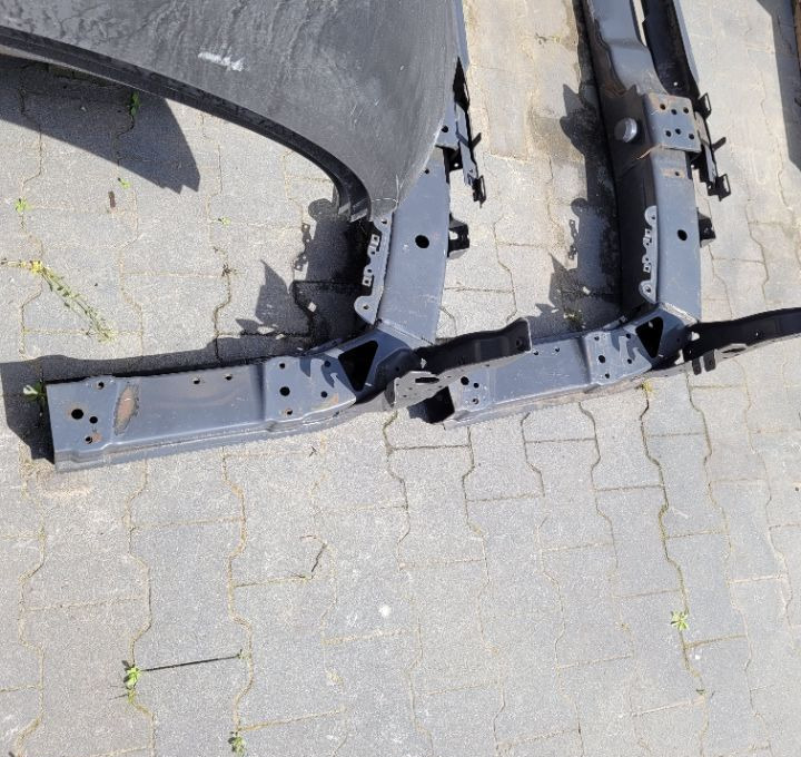 BELKA ZDERZAKA VOLVO FH13 ORYGINAL POLECAM - Parachoques para Camión: foto 2 BELKA ZDERZAKA VOLVO FH13 ORYGINAL POLECAM - Parachoques para Camión: foto 2