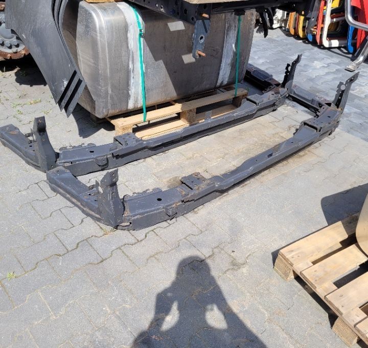 BELKA ZDERZAKA VOLVO FH13 ORYGINAL POLECAM - Parachoques para Camión: foto 1 BELKA ZDERZAKA VOLVO FH13 ORYGINAL POLECAM - Parachoques para Camión: foto 1