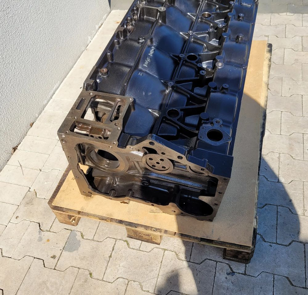 BLOK MAN TGX TGS EURO5 NOWY ORYGINAŁ 51.01101-3401 - Motor para Camión: foto 2 BLOK MAN TGX TGS EURO5 NOWY ORYGINAŁ 51.01101-3401 - Motor para Camión: foto 2