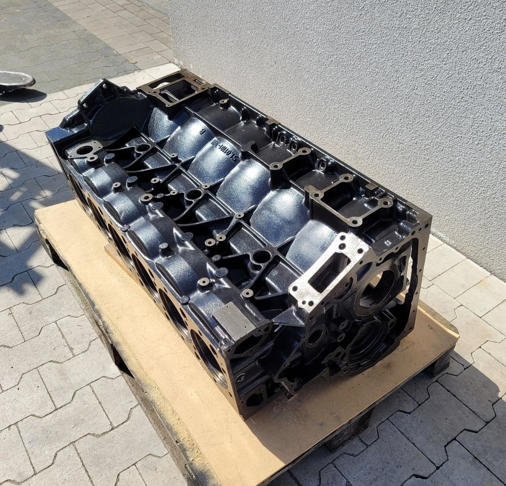 BLOK MAN TGX TGS EURO5 NOWY ORYGINAŁ 51.01101-3401 - Motor para Camión: foto 3 BLOK MAN TGX TGS EURO5 NOWY ORYGINAŁ 51.01101-3401 - Motor para Camión: foto 3