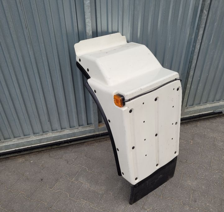 BLOTNIK MAN TGM LH NOWY ORYGINAL 81.61210.0541/0547 - Guardabarros para Camión: foto 1 BLOTNIK MAN TGM LH NOWY ORYGINAL 81.61210.0541/0547 - Guardabarros para Camión: foto 1