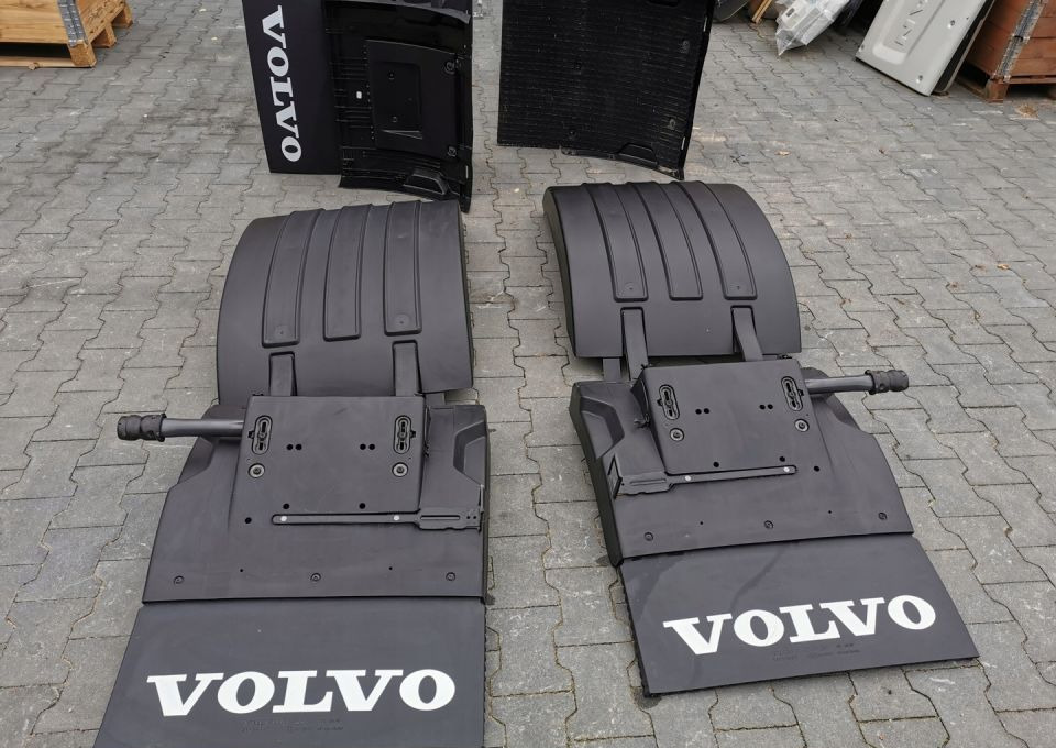 BŁOTNIKI NADKOLE 2 OS VOLVO FH4 NOWY ORYGINAŁ - Guardabarros: foto 2 BŁOTNIKI NADKOLE 2 OS VOLVO FH4 NOWY ORYGINAŁ - Guardabarros: foto 2