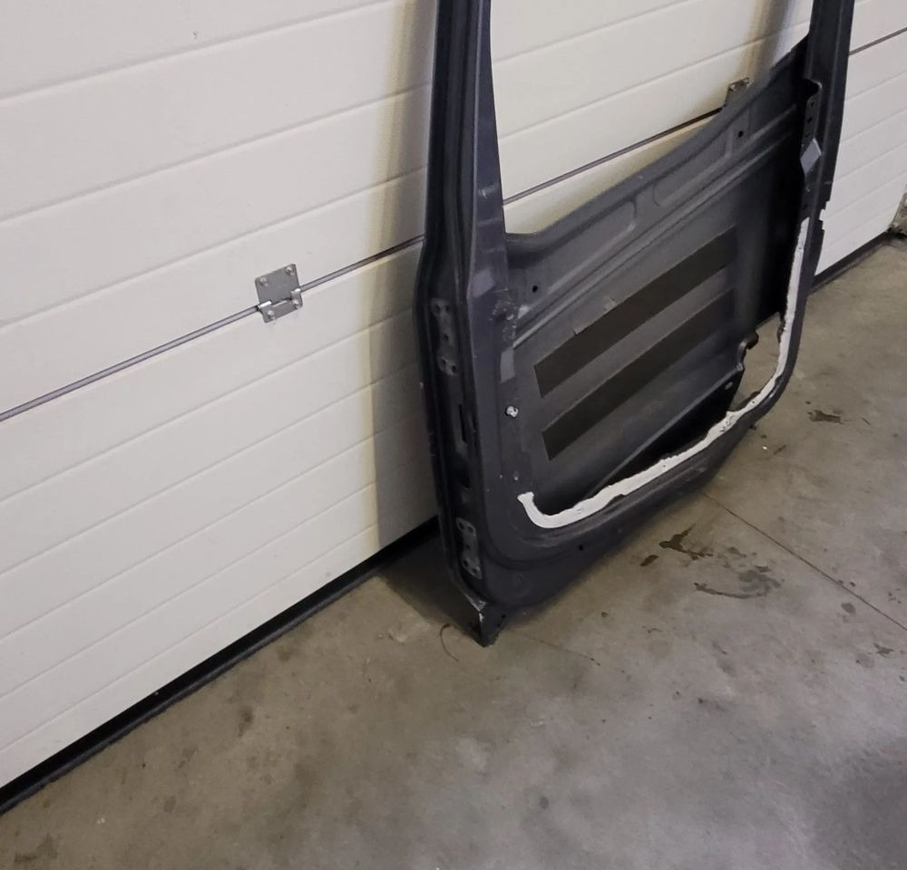 DRZWI RENAULT RANGE T GAMA ORYGINAŁ CHWALIM116 - Puerta y piezas para Camión: foto 5 DRZWI RENAULT RANGE T GAMA ORYGINAŁ CHWALIM116 - Puerta y piezas para Camión: foto 5