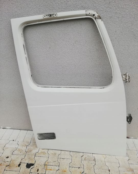 DRZWI VOLVO FH 13 FH13 RH ral 1103 - Puerta y piezas para Camión: foto 1 DRZWI VOLVO FH 13 FH13 RH ral 1103 - Puerta y piezas para Camión: foto 1