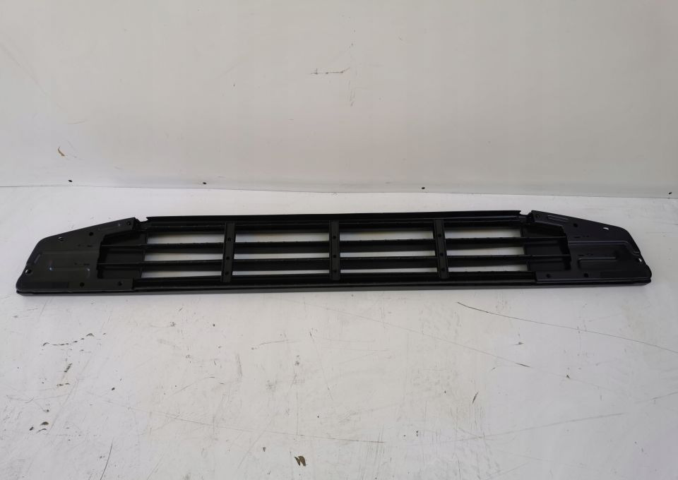 GRILL ATRAPA ŁAWKA VOLVO FH4 82208512 ORYGINAŁ - Parrilla para Camión: foto 4 GRILL ATRAPA ŁAWKA VOLVO FH4 82208512 ORYGINAŁ - Parrilla para Camión: foto 4