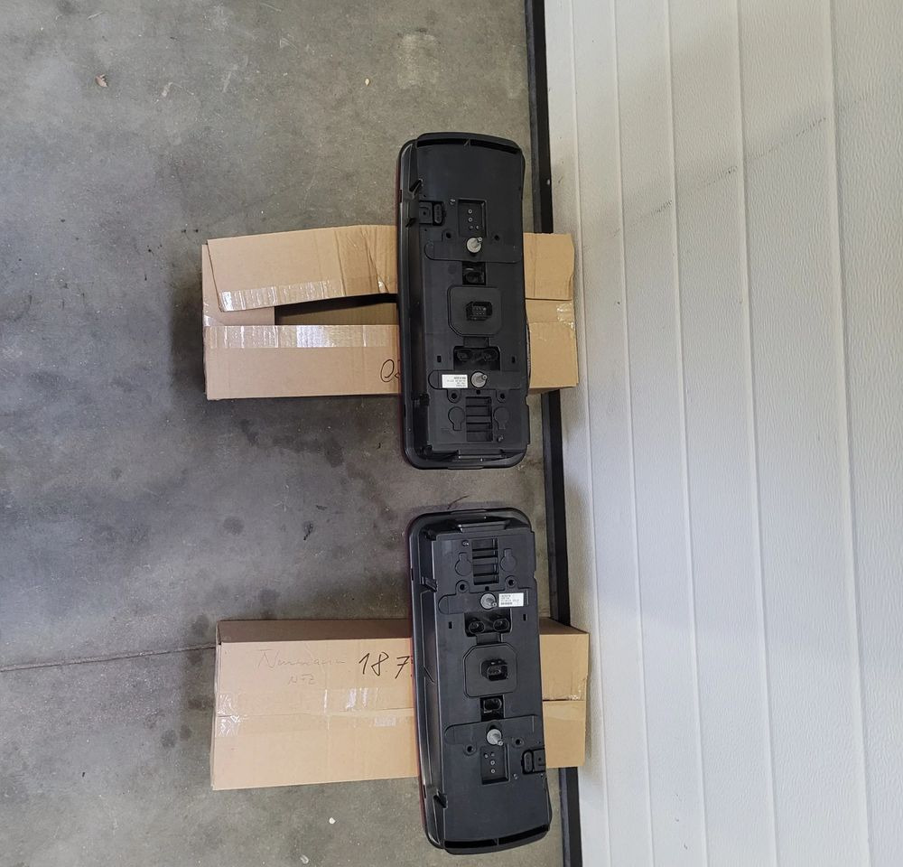 LAMPY TYL DAF XF CF ORYGINAŁ KOMPLET OM 1875579 CHWALIM116 - Luz trasera para Camión: foto 2 LAMPY TYL DAF XF CF ORYGINAŁ KOMPLET OM 1875579 CHWALIM116 - Luz trasera para Camión: foto 2