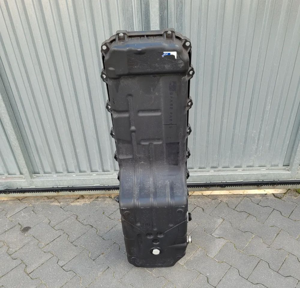 MISKA OLEJOWA RENAULT GAMA VOLVO FH 13 LITRÓW - Cárter de aceite para Camión: foto 1 MISKA OLEJOWA RENAULT GAMA VOLVO FH 13 LITRÓW - Cárter de aceite para Camión: foto 1