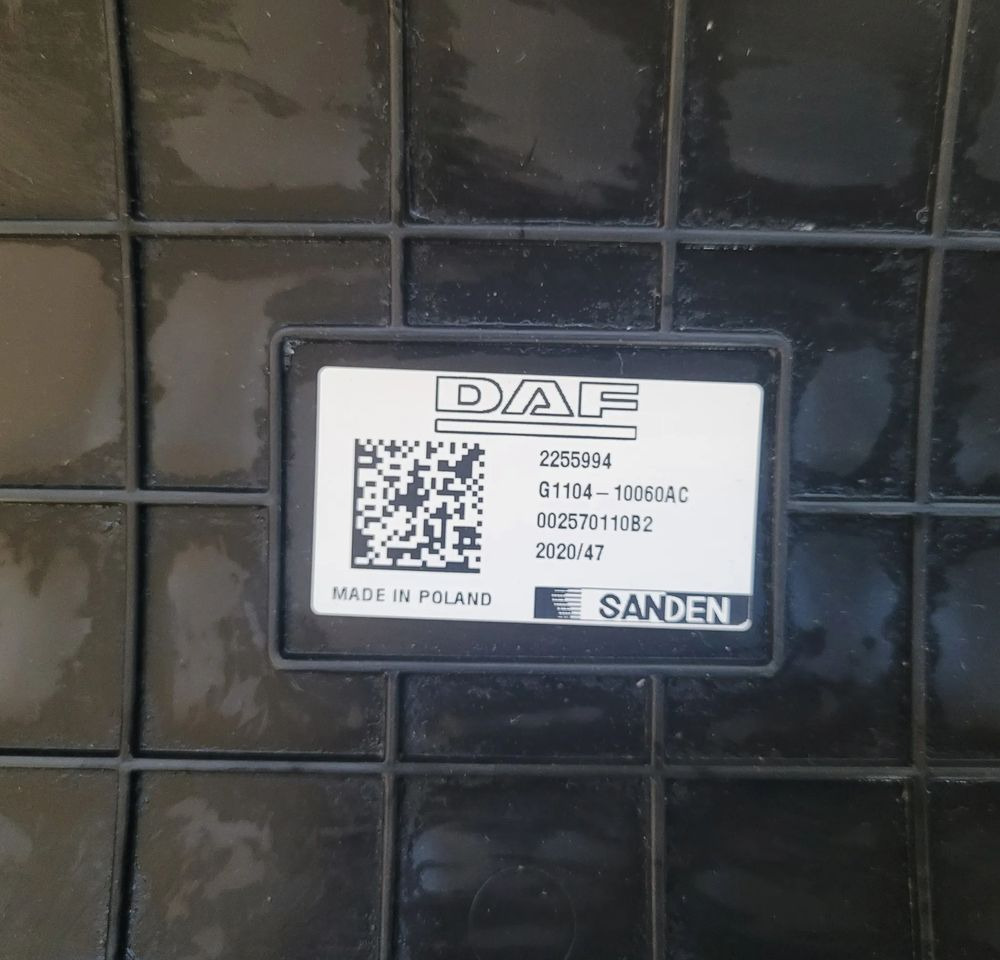 NAGRZEWNICA DAF XF 106 FL 2255994 CHWALIM116 - Calefacción/ Ventilación para Camión: foto 4 NAGRZEWNICA DAF XF 106 FL 2255994 CHWALIM116 - Calefacción/ Ventilación para Camión: foto 4
