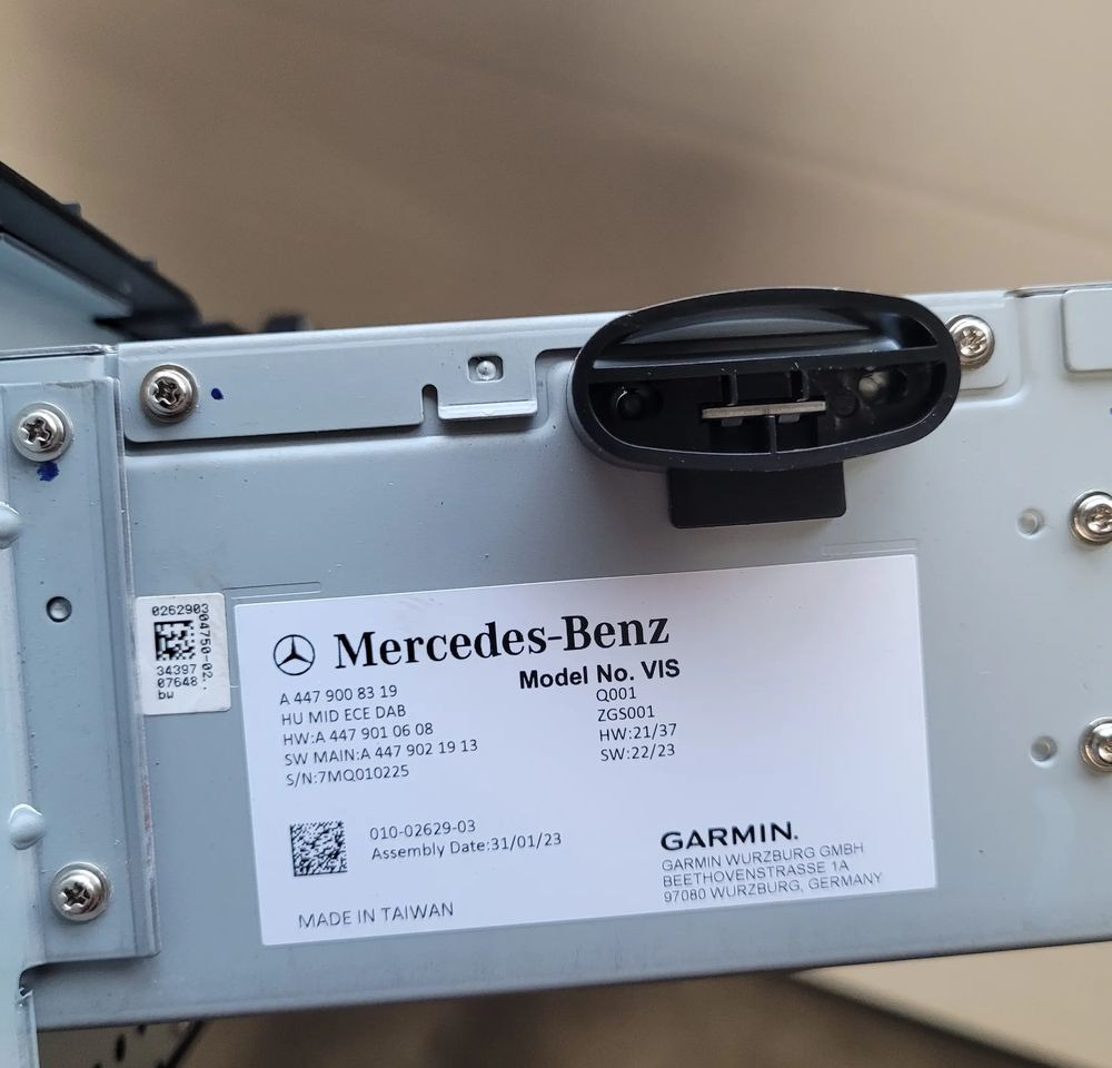 RADIO GARMIN MERCRDES VITO A4479008319 CHWALIM116 - Sistema eléctrico para Vehículo comercial ligero: foto 3 RADIO GARMIN MERCRDES VITO A4479008319 CHWALIM116 - Sistema eléctrico para Vehículo comercial ligero: foto 3