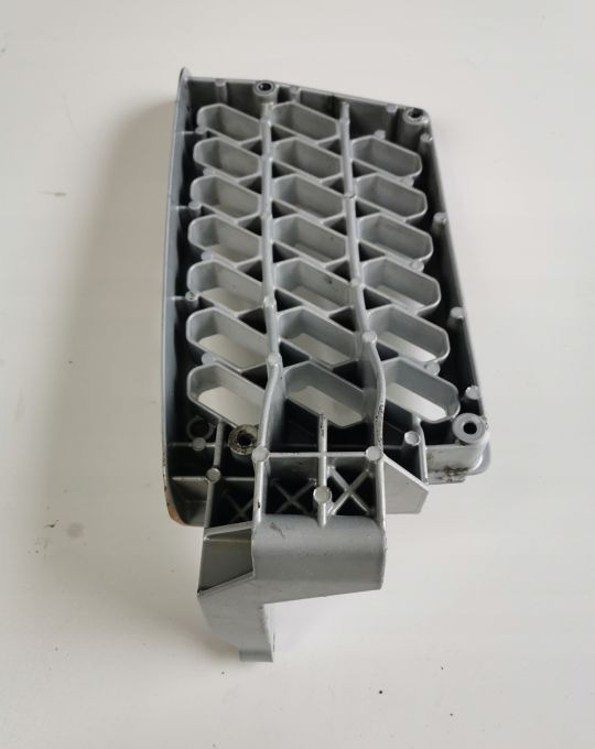 STOPIEŃ DOLNY VOLVO FH4 LEWY. - Peldaño para Camión: foto 2 STOPIEŃ DOLNY VOLVO FH4 LEWY. - Peldaño para Camión: foto 2