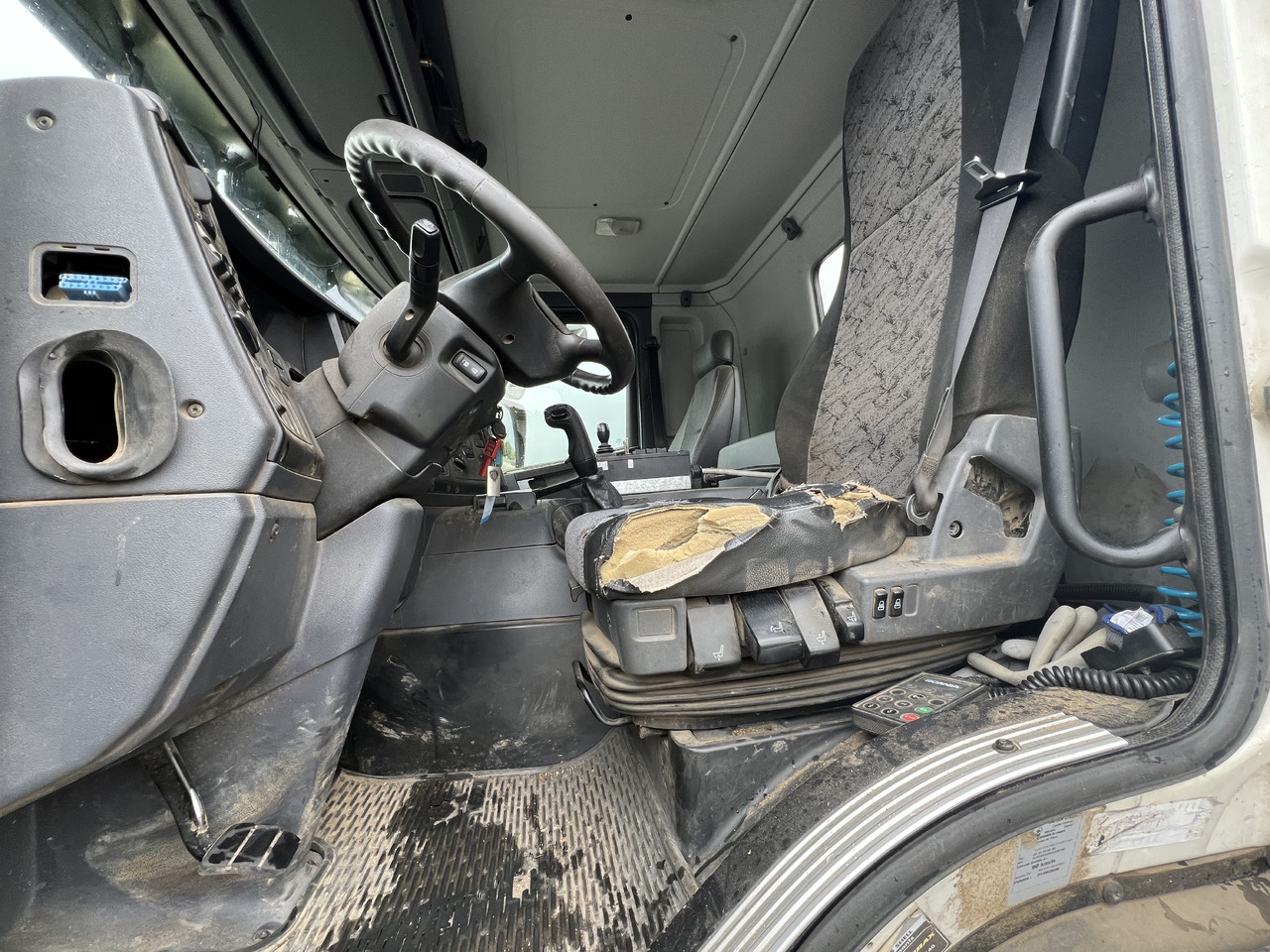 SCANIA 8x4 - Multibasculante camión: foto 4 SCANIA 8x4 - Multibasculante camión: foto 4